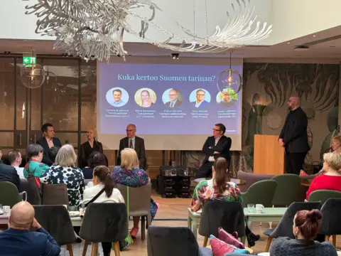Kuka kertoo Suomen tarinan? – paneelissa pohdittiin kotimaisen median roolia, luottamusta ja tekoälyä